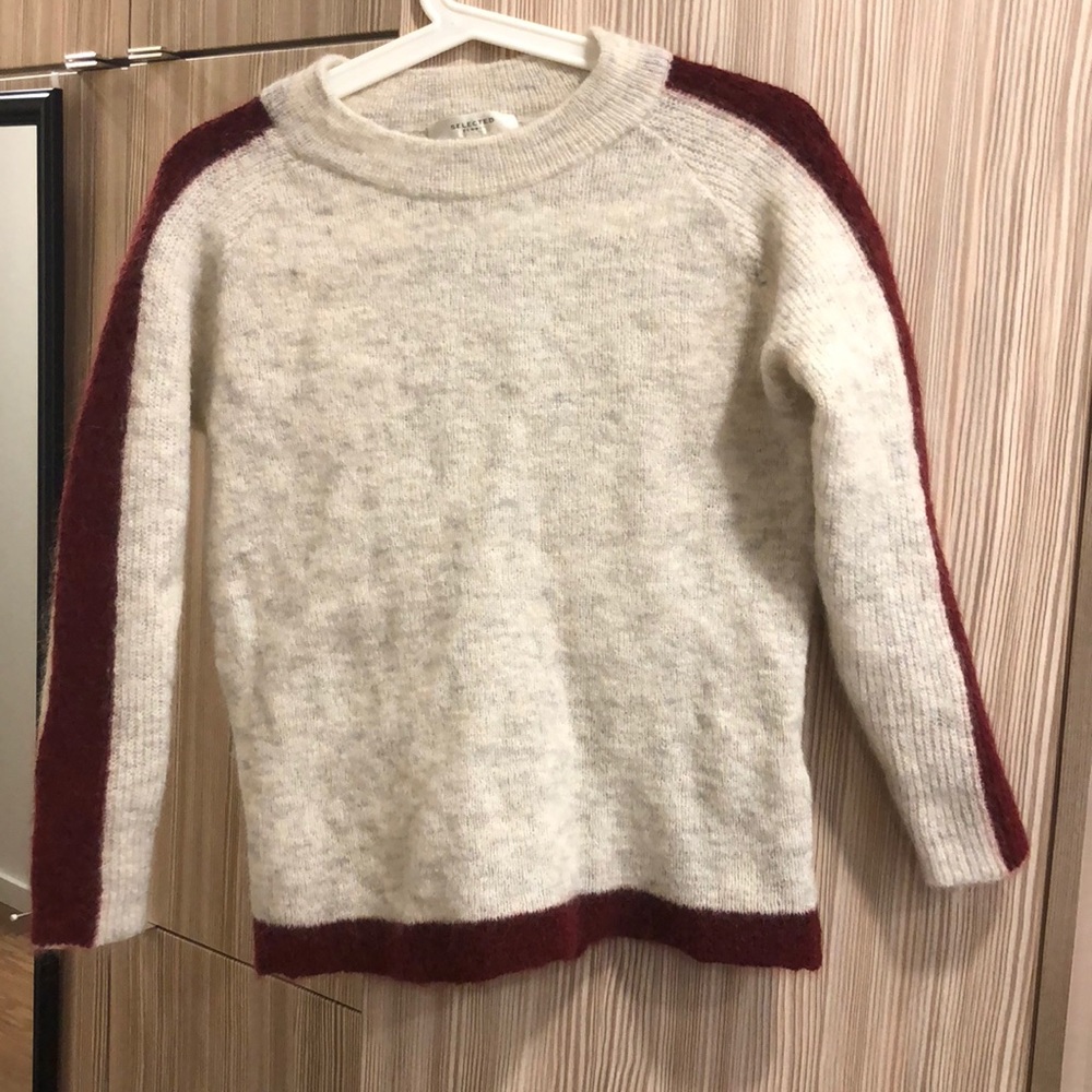 Only wore once Selected Femme sweater size XS